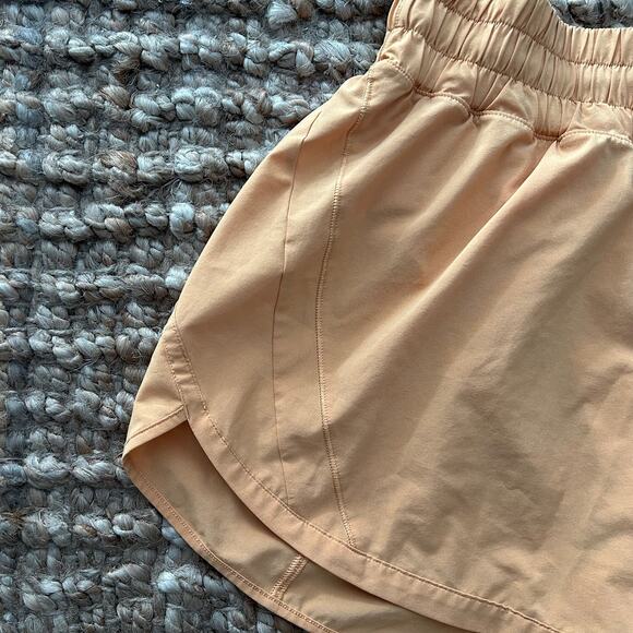 Lululemon Track That Short 5" – Size 6 – Peach/Apricot – Excellent Condition - Picture 6 of 10